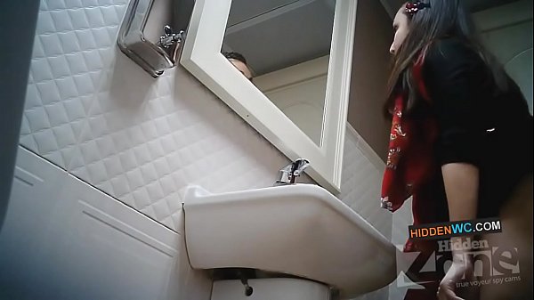 Skjulte kameraoptagelser på dametoilettet (1)