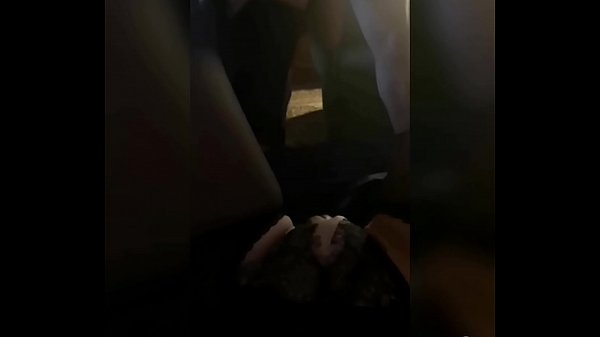 Hot MJM. Ægtemand knepper kæreste foran sin kone. Konens fisse bliver våd, hendes beskidte fantasier er bare forvirrende