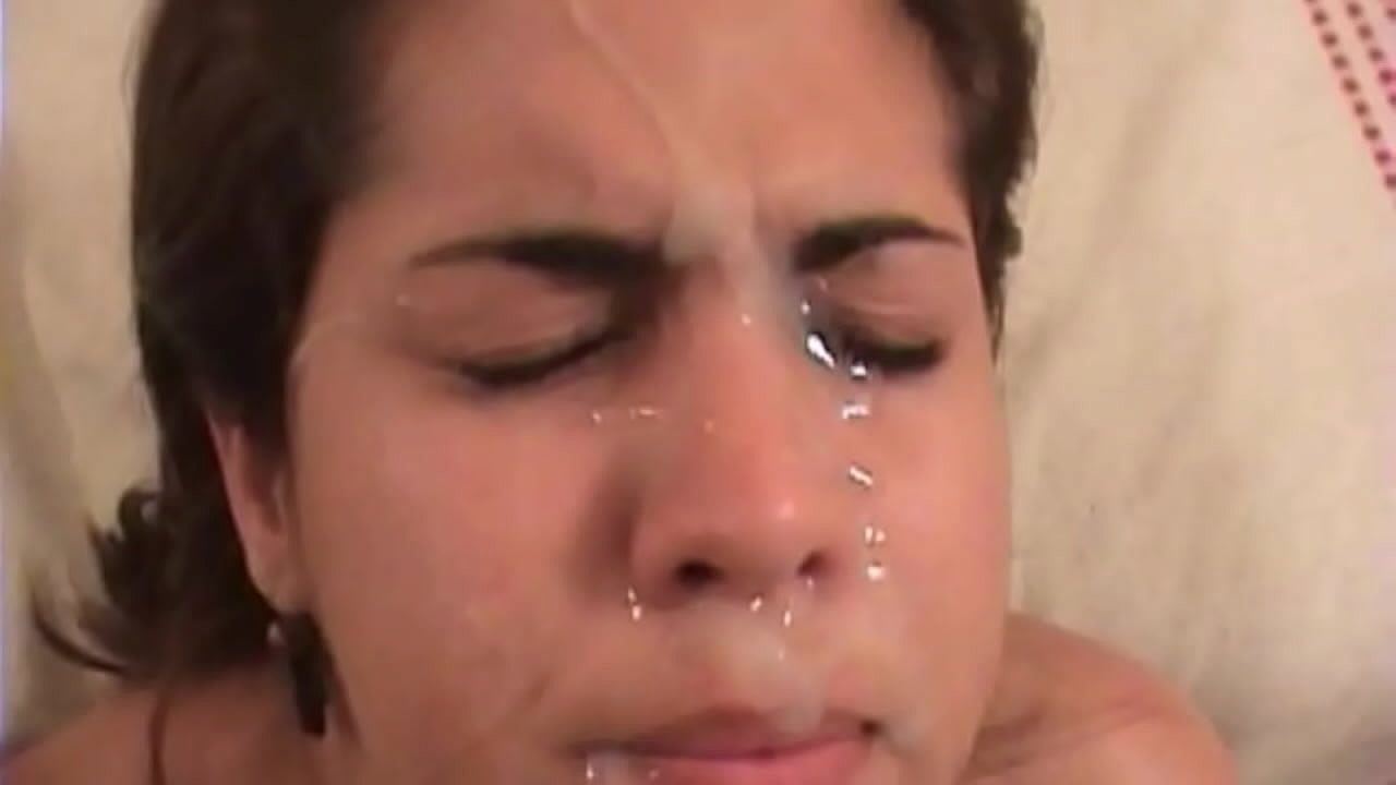 Smuk latin brunette har grov sex