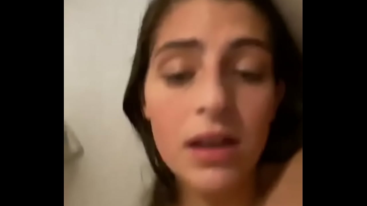 Blue-eyed hottie, korte hjemme sexvideoer, et udvalg af