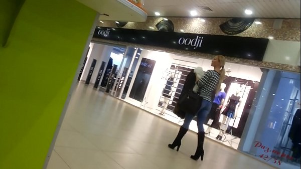 Cool tøs i supermarkedet.